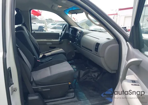 2008 Chevrolet Silverado K1500 z USA, uszkodzony, nr VIN 1GCEK19088Z251932